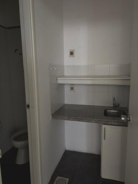 MISIONES Y 25 DE MAYO - PARA VIVIENDA O/Y OFICINA 141m2-19