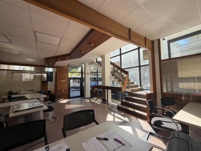 RIO BRANCO Y COLONIA - MUY BUEN LOCAL ESQUINA 300m2 EN 3 PLANTAS