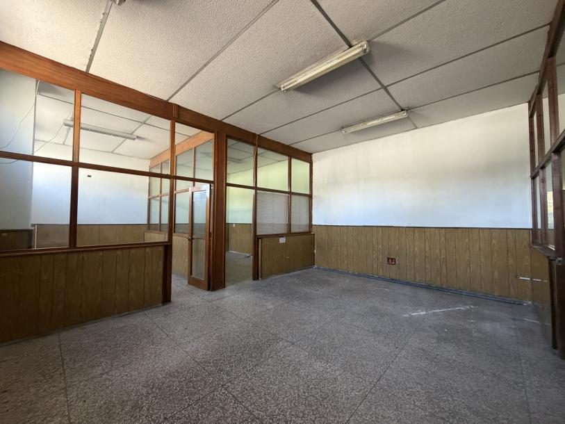 OFICINAS CON DEPOSITO ESQ REYLES Y GRAL FLORES-5