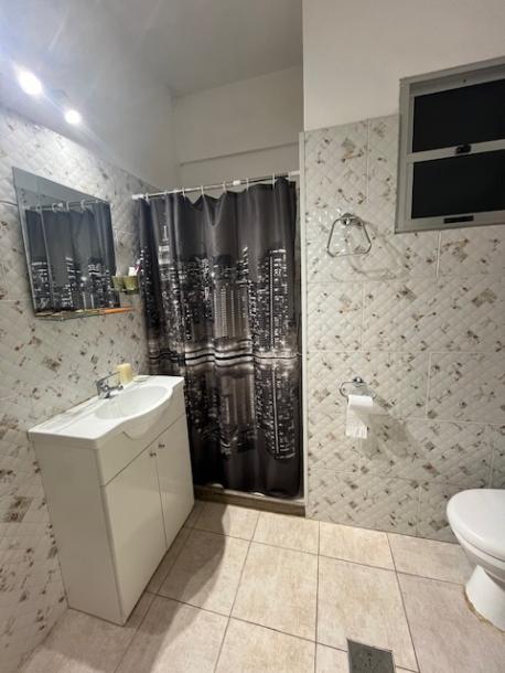 18 Y RIO NEGRO EXCELENTE PUNTO! PARA RENTA O USO PROPIO-7