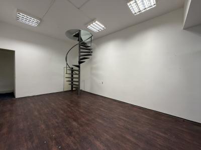 DIRI SARANDI Y BACACAY - GALERIA CIUDADELA 53m2 EN 2 PLANTAS