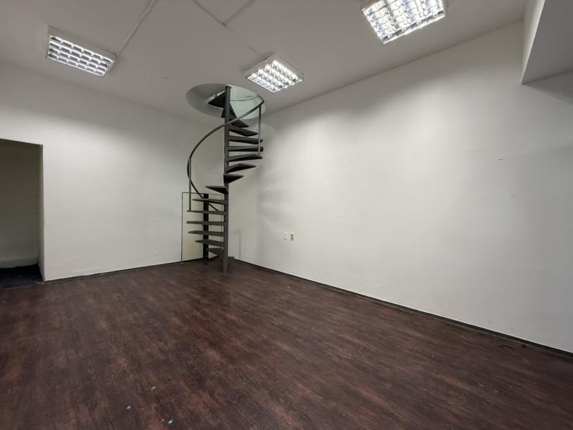 DIRI SARANDI Y BACACAY - GALERIA CIUDADELA 53m2 EN 2 PLANTAS-6