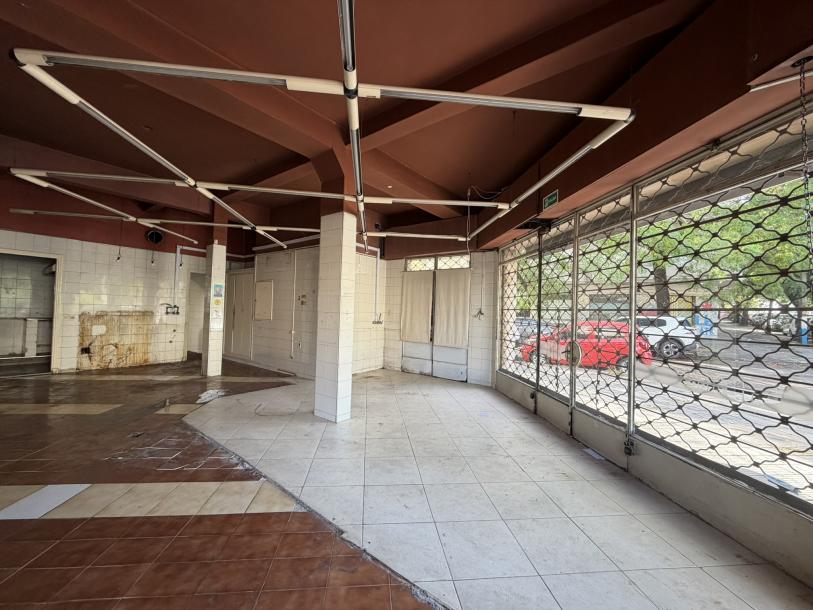 JUAN RAMON GOMEZ Y ESTERO BELLACO - LOCAL EN ESQUINA 123m2 EN 2 NIV-7