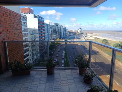 RAMBLA E HIPOLITO IRIGOYEN - 4 DORMITORIOS + 3 BAÑOS + 2 GARAJES