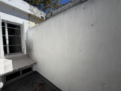 CARLOS DE LA VEGA Y B. RIQUET - 1 DORM C/PATIO