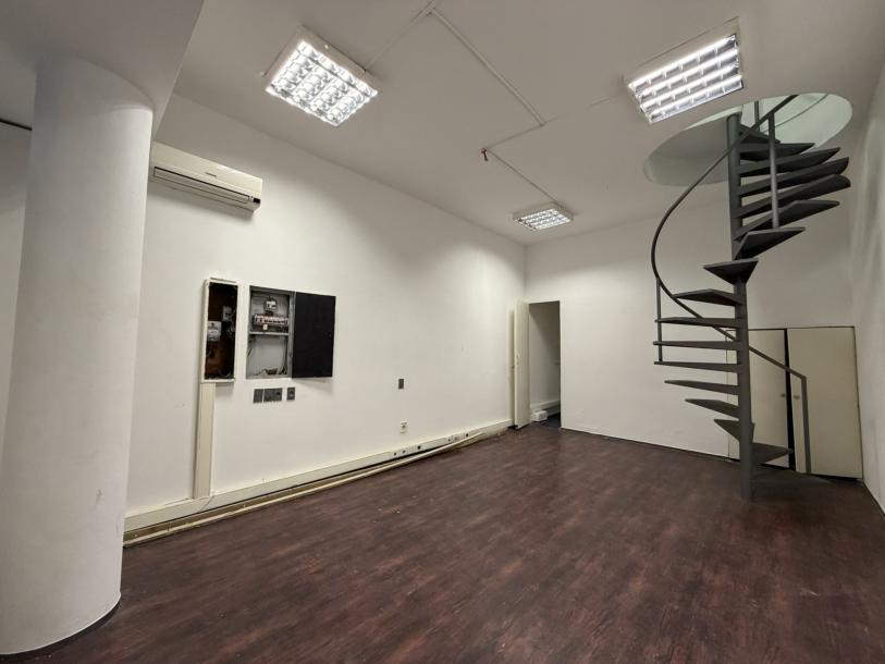DIRI SARANDI Y BACACAY - GALERIA CIUDADELA 53m2 EN 2 PLANTAS-7