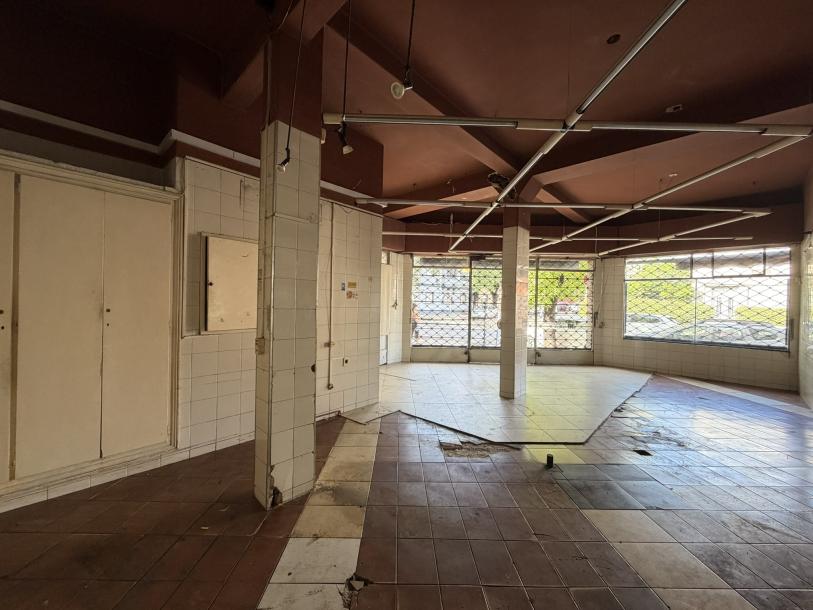 JUAN RAMON GOMEZ Y ESTERO BELLACO - LOCAL EN ESQUINA 123m2 EN 2 NIV-8