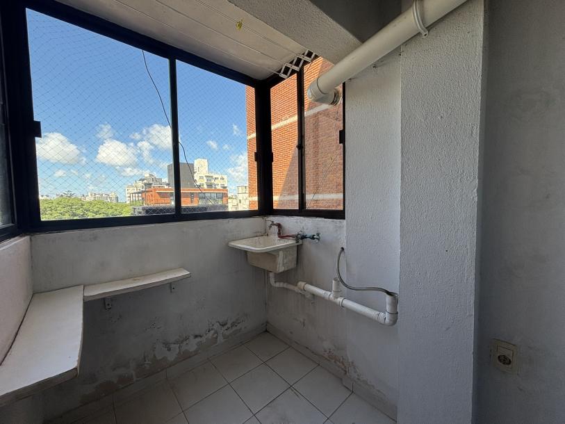 PRUDENCIO VAZQUEZ Y VEGA ESQ SARMIENTO - PISO ALTO 2D+2B+2GGE-8