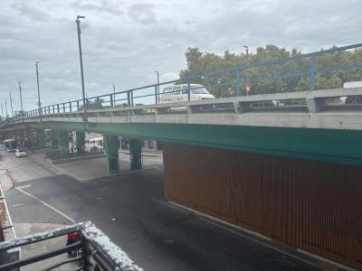 AGRACIADA Y PILAR COSTA - CASA DE ALTOS CON AMPLIA TERRAZA