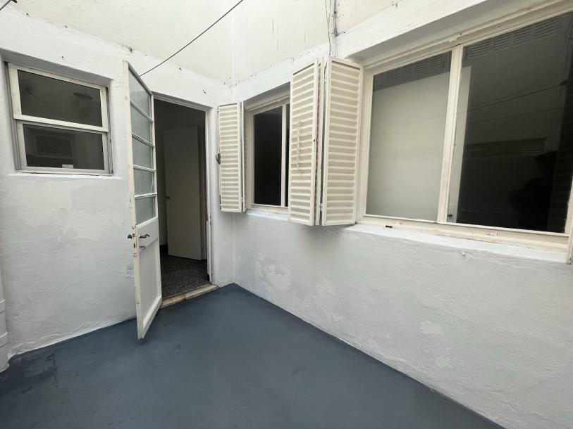 FRANCISCO LLAMBÍ PROX AV. RIVERA - 1 DORM - 1º POR ESCALERA-3