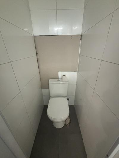 Av. 18 De Julio Y Convencion - 180m2