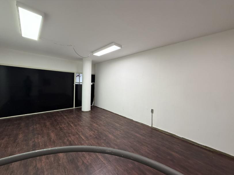 DIRI SARANDI Y BACACAY - GALERIA CIUDADELA 53m2 EN 2 PLANTAS-8