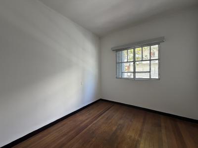 CONVENCION Y URUGUAY 1º POR ESCALERA AL FRENTE