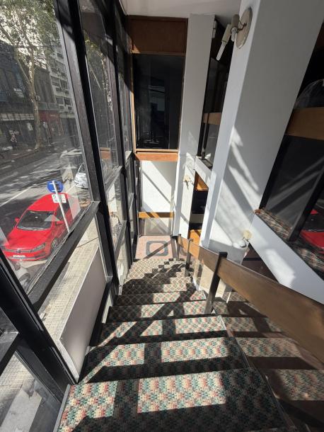 RIO BRANCO Y COLONIA - MUY BUEN LOCAL ESQUINA 300m2 EN 3 PLANTAS-9