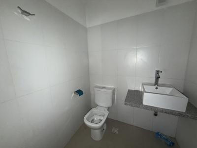 VAZQUEZ Y AV. 18 DE JULIO - 642m2 EN EMBLEMATICO EDIFICIO ESQUINERO