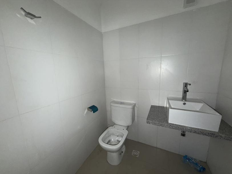 VAZQUEZ Y AV. 18 DE JULIO - 642m2 EN EMBLEMATICO EDIFICIO ESQUINERO-9