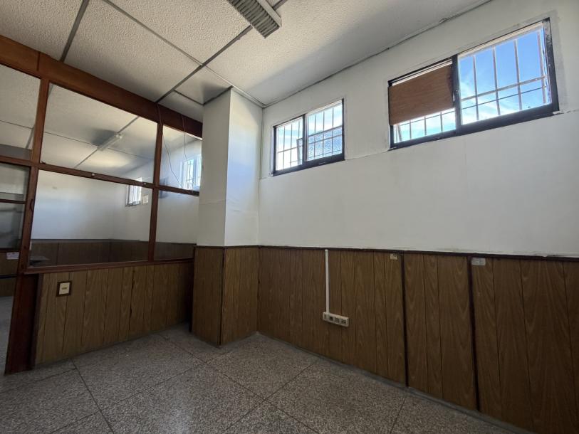 OFICINAS CON DEPOSITO ESQ REYLES Y GRAL FLORES-8