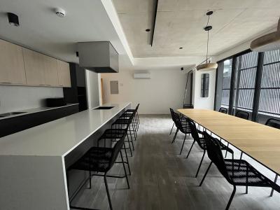 JACKSON Y CONSTITUYENTE  - MONOAMBIENTE - AMENITIES