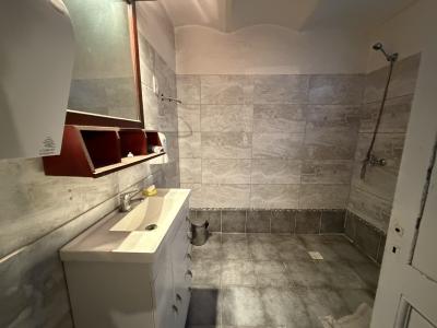 SAN MARTIN Y C. REYLES - 600M2 CONSTRUIDOS - ENTRADA CAMIONES