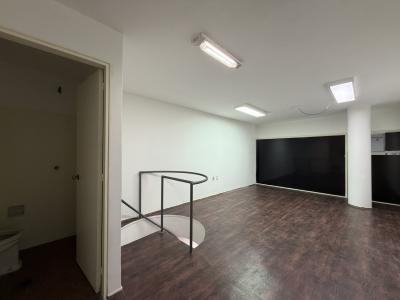 DIRI SARANDI Y BACACAY - GALERIA CIUDADELA 53m2 EN 2 PLANTAS
