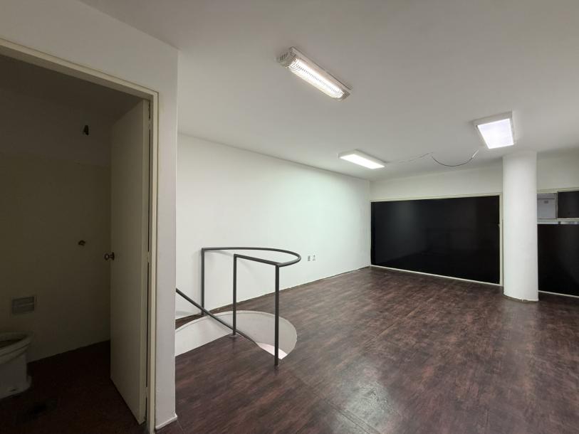 DIRI SARANDI Y BACACAY - GALERIA CIUDADELA 53m2 EN 2 PLANTAS-9