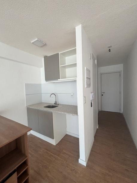 RIO  NEGRO Y 18 A ESTRENAR FRENTE A PLAZA "DEL ENTREVERO" C/GARAGE-10