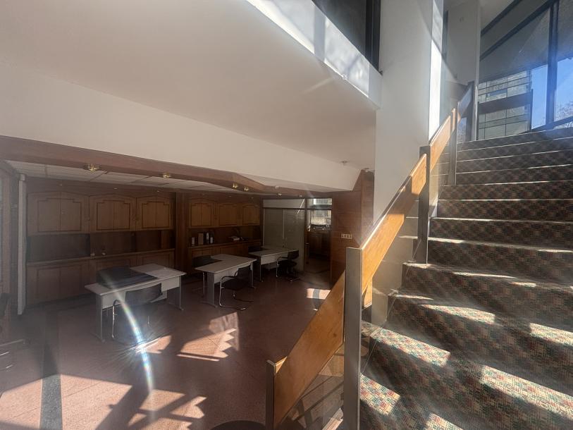 RIO BRANCO Y COLONIA - MUY BUEN LOCAL ESQUINA 300m2 EN 3 PLANTAS-10