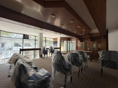 RIO BRANCO Y COLONIA - MUY BUEN LOCAL ESQUINA 300m2 EN 3 PLANTAS