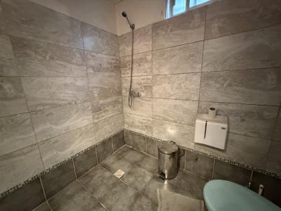 SAN MARTIN Y C. REYLES - 600M2 CONSTRUIDOS - ENTRADA CAMIONES