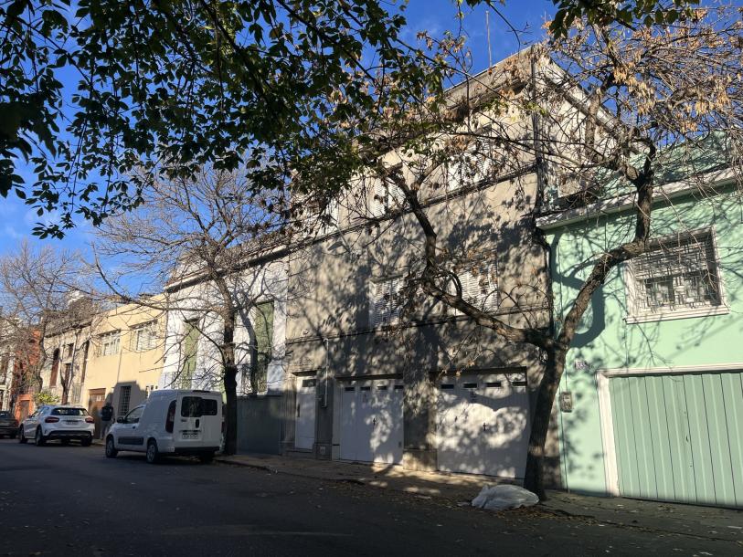 FRANCISCO LLAMBÍ PROX AV. RIVERA - 1 DORM - 1º POR ESCALERA-1
