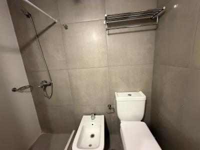 JACKSON Y CONSTITUYENTE  - MONOAMBIENTE - AMENITIES