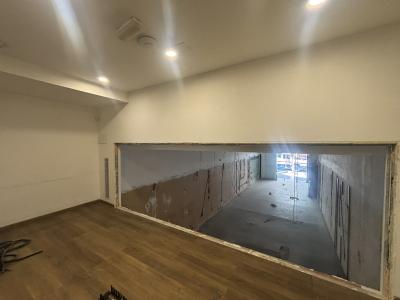 Av. 18 De Julio Y Convencion - 180m2