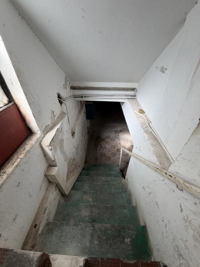 JUAN RAMON GOMEZ Y ESTERO BELLACO - LOCAL EN ESQUINA 123m2 EN 2 NIV