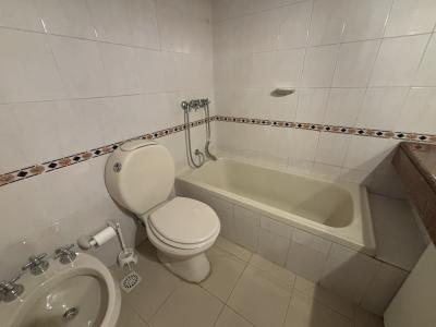 PRUDENCIO VAZQUEZ Y VEGA ESQ SARMIENTO - PISO ALTO 2D+2B+2GGE