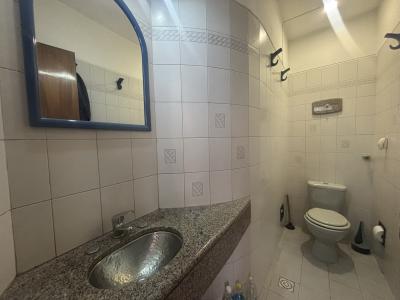 RIO BRANCO Y COLONIA - MUY BUEN LOCAL ESQUINA 300m2 EN 3 PLANTAS