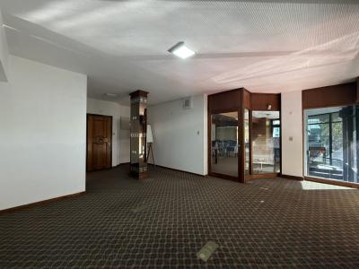 RIO BRANCO Y COLONIA - MUY BUEN LOCAL ESQUINA 300m2 EN 3 PLANTAS