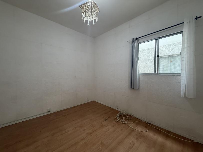 GABOTO Y PAYSANDU - PB INTERNO C/AMPLIO PATIO-12