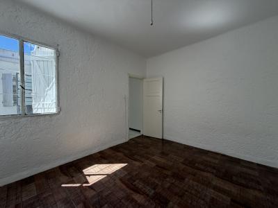 CARLOS DE LA VEGA Y B. RIQUET - 1 DORM C/PATIO