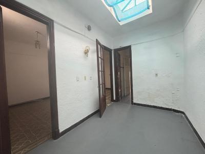 AGRACIADA Y PILAR COSTA - CASA DE ALTOS CON AMPLIA TERRAZA