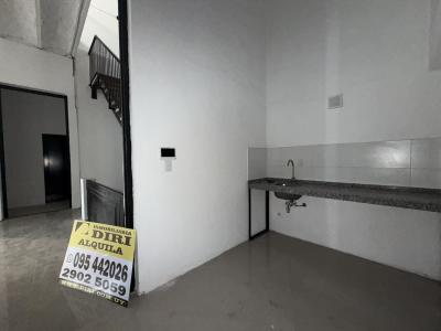 VAZQUEZ Y AV. 18 DE JULIO - 642m2 EN EMBLEMATICO EDIFICIO ESQUINERO