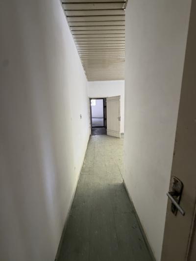 OFICINAS CON DEPOSITO ESQ REYLES Y GRAL FLORES