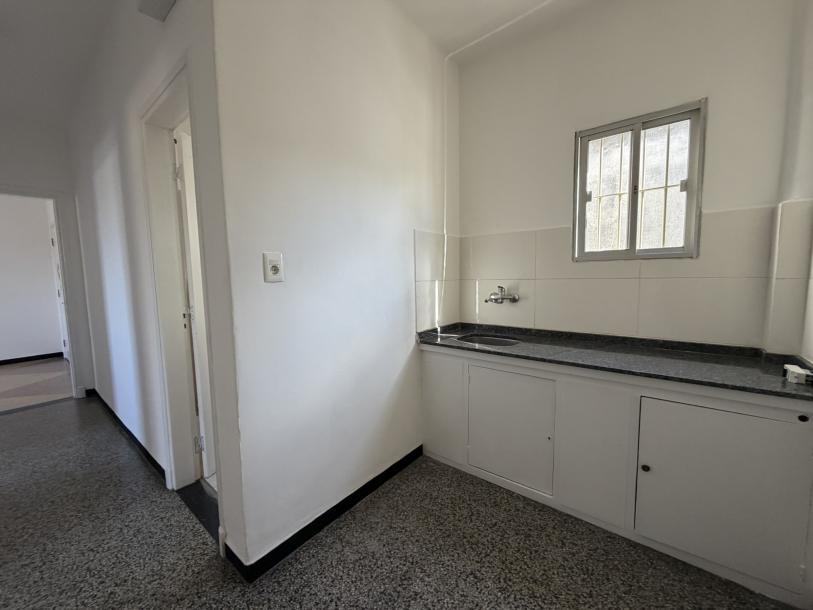 FRANCISCO LLAMBÍ PROX AV. RIVERA - 2 DORM - 1º POR ESCALERA-13