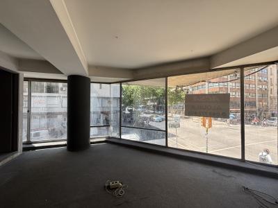 18 DE JULIO Y ANDES - LOCAL EN 3 NIVELES