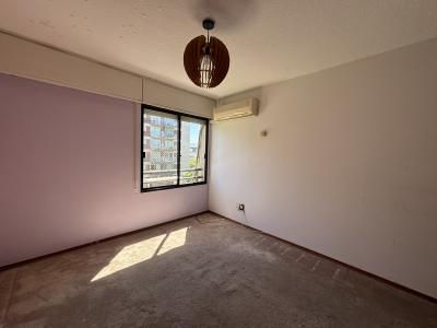 PRUDENCIO VAZQUEZ Y VEGA ESQ SARMIENTO - PISO ALTO 2D+2B+2GGE