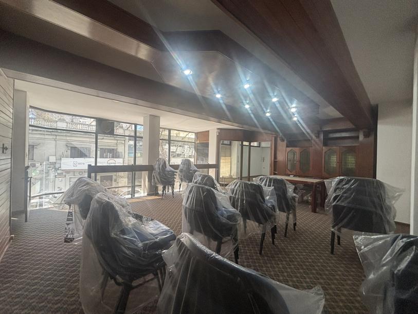 RIO BRANCO Y COLONIA - MUY BUEN LOCAL ESQUINA 300m2 EN 3 PLANTAS-14