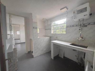 AGRACIADA Y PILAR COSTA - CASA DE ALTOS CON AMPLIA TERRAZA