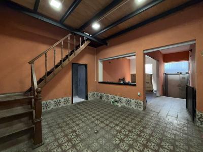 SAN MARTIN Y C. REYLES - 600M2 CONSTRUIDOS - ENTRADA CAMIONES