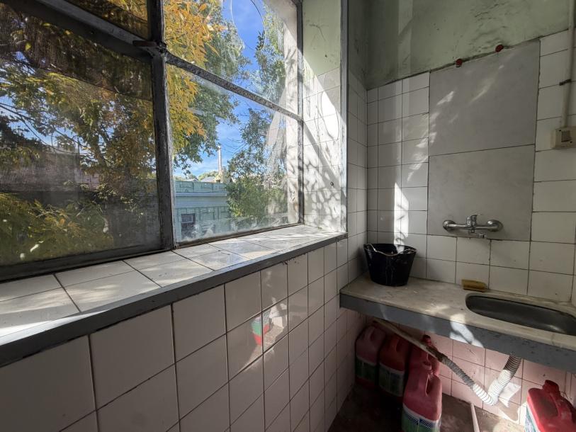 OFICINAS CON DEPOSITO ESQ REYLES Y GRAL FLORES-14