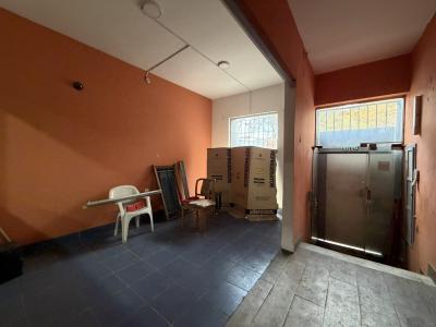 SAN MARTIN Y C. REYLES - 600M2 CONSTRUIDOS - ENTRADA CAMIONES