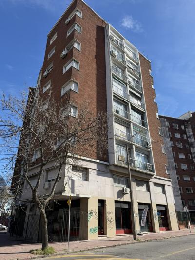 VENEZUELA Y AV. DEL LIBERTADOR -  A PASOS DEL PALACIO LEGISLATIVO - 2 DORM